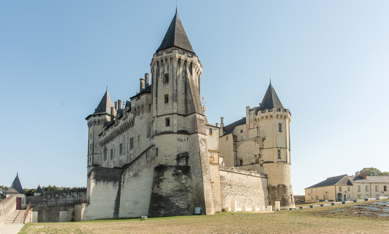 Saumur, Château-Musée de Saumur - vue depuis la caserne Feuquières