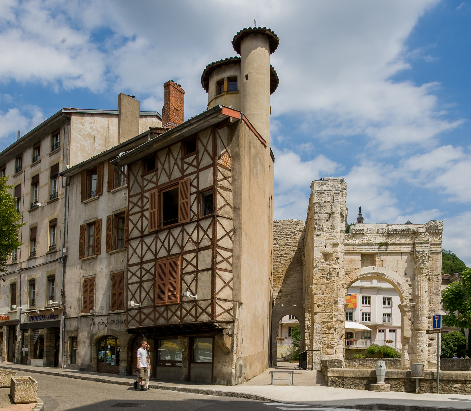 Maison à pans de bois, place du Pilori.