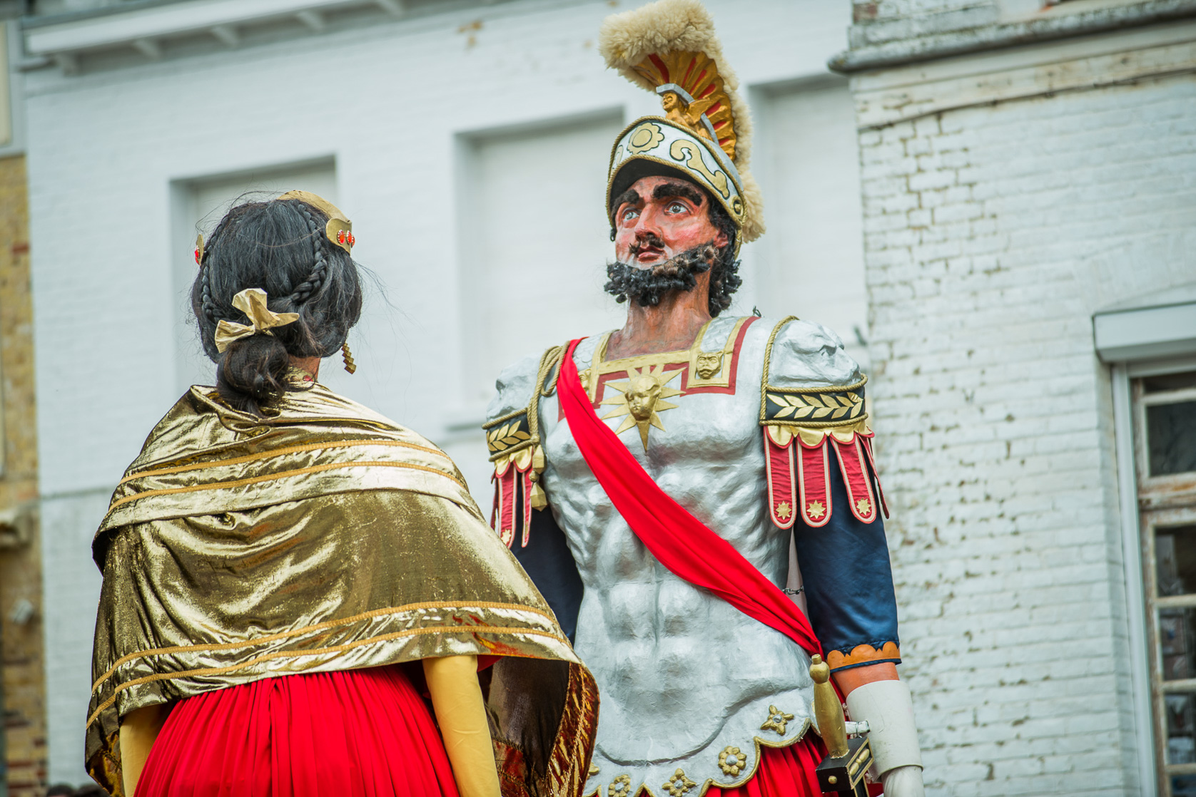 Cassel concours aux villages préférés des français. Rencontre sur la Grand-Place avec les géants et la population de Cassel.